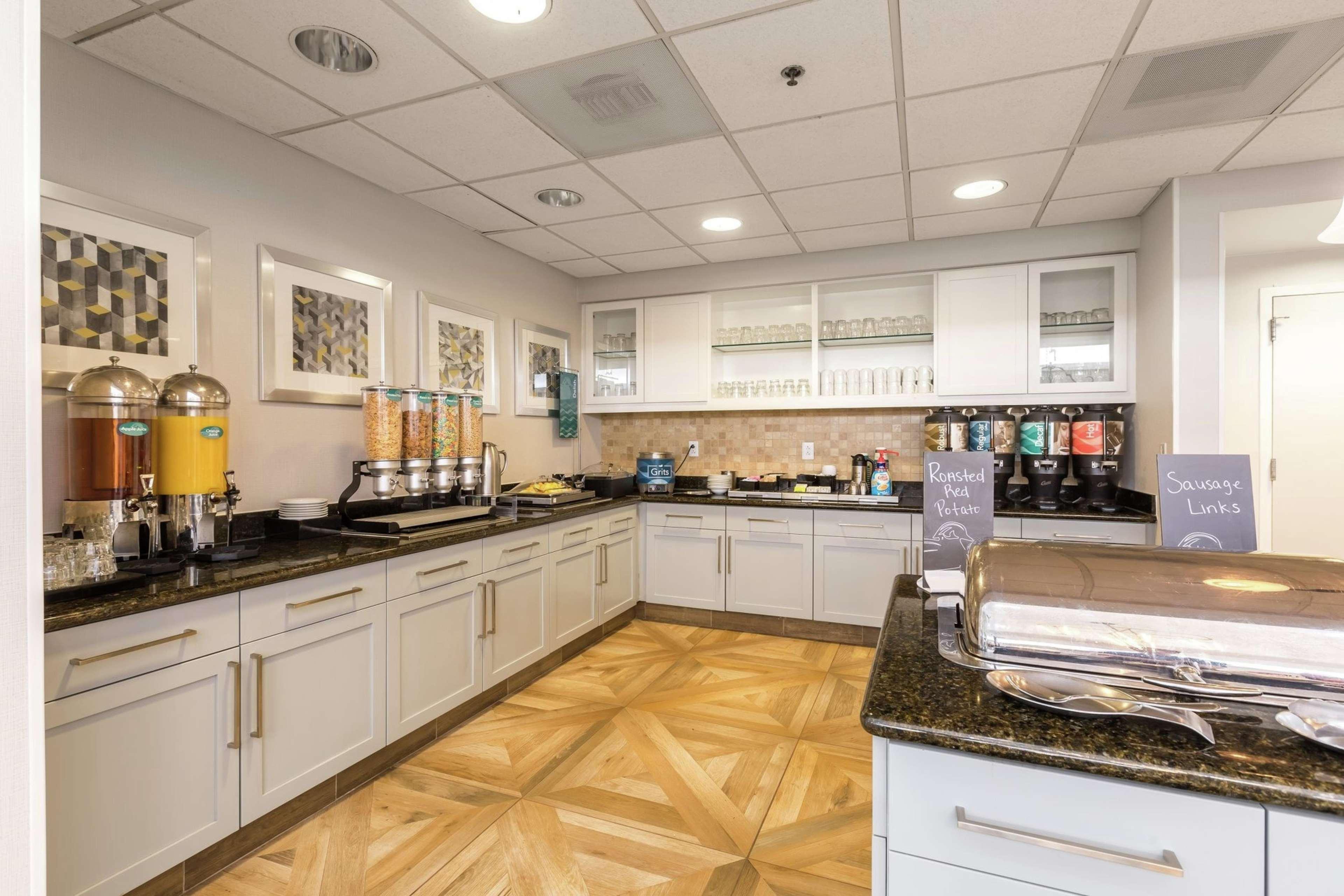 Homewood Suites By Hilton At Carolina Point - Greenville Exteriör bild
